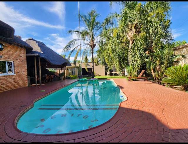 5 BEDROOM HOUSE FOR SALE IN CAPITAL PARK